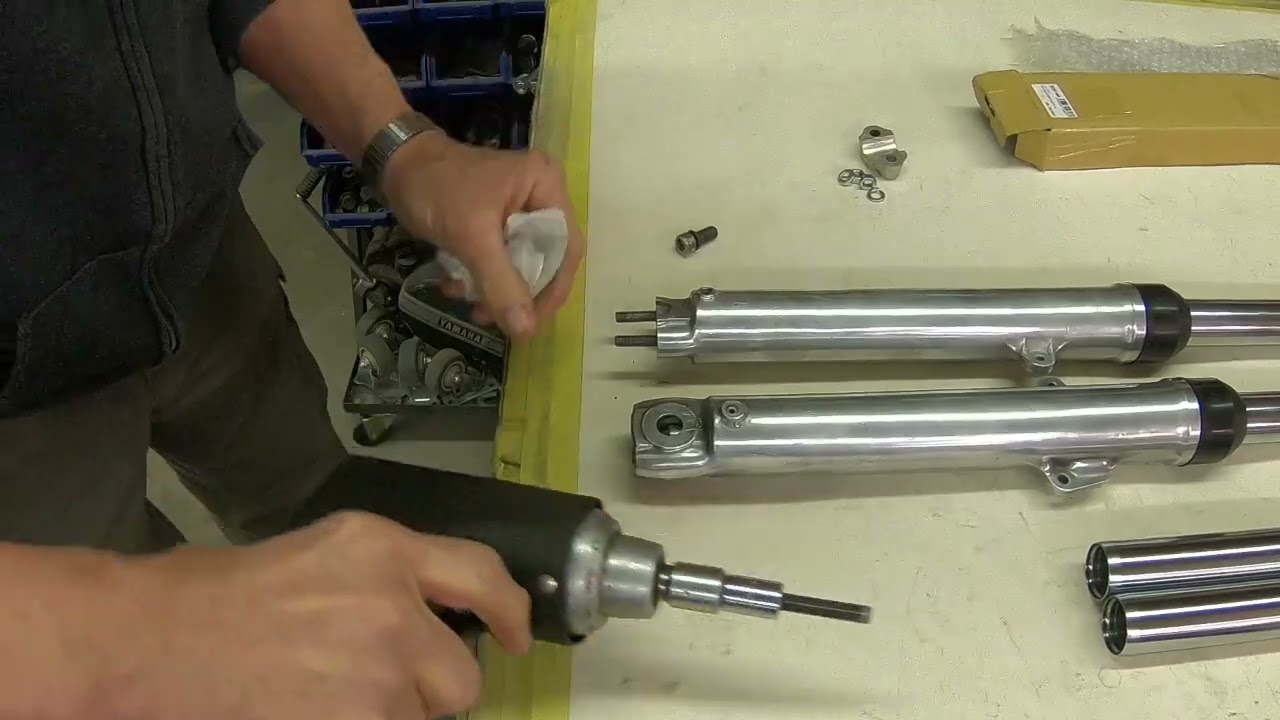 Install Dachi fork tubes on your Yamaha 250 or 360 Enduro