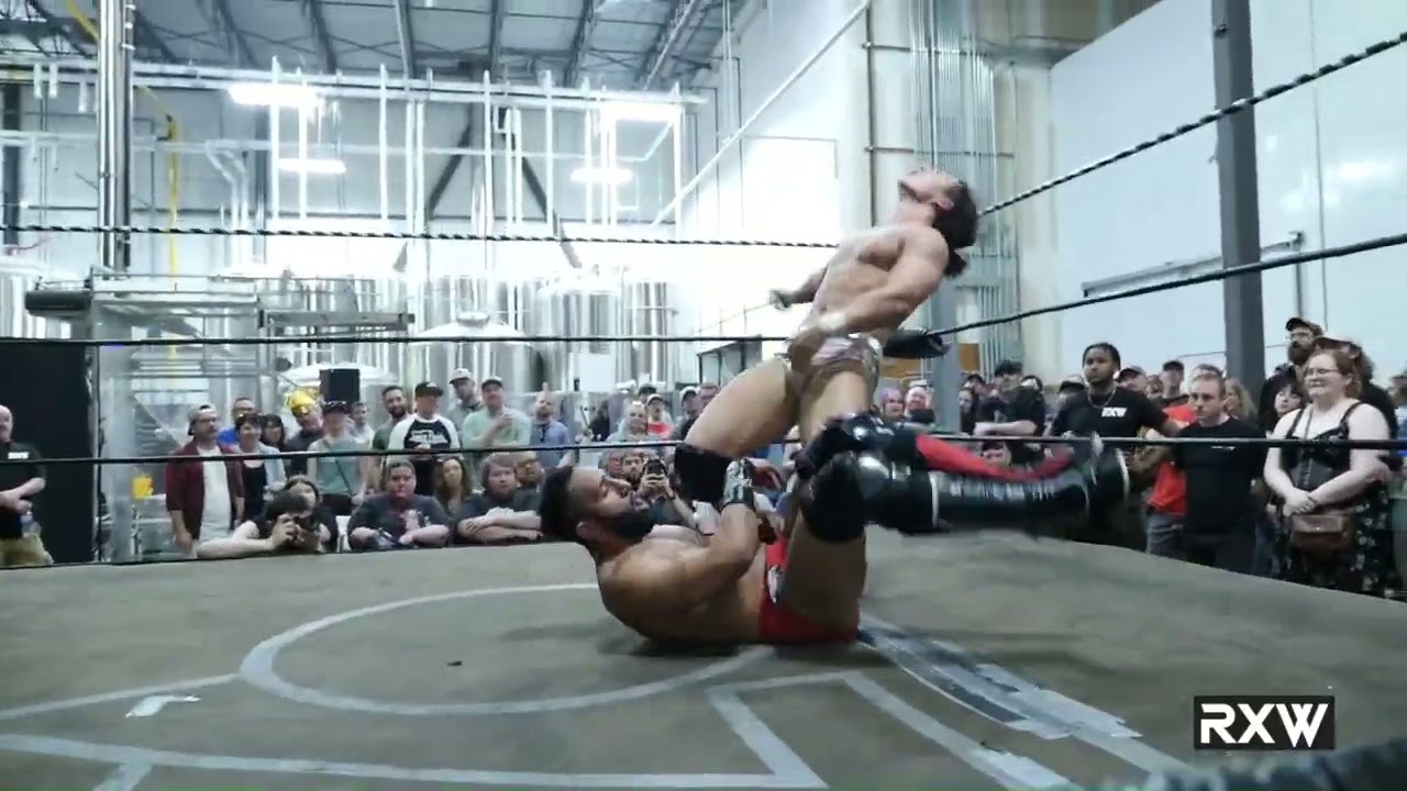 Highlights: London Lightning vs. Tarik - Remix Wrestling