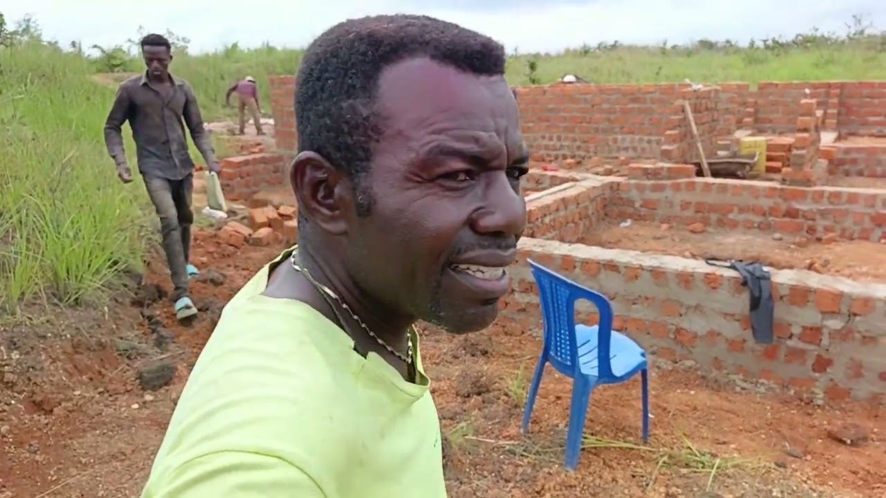 CONSTRUCTION D'UNE MAISON À KOLO-FUMA