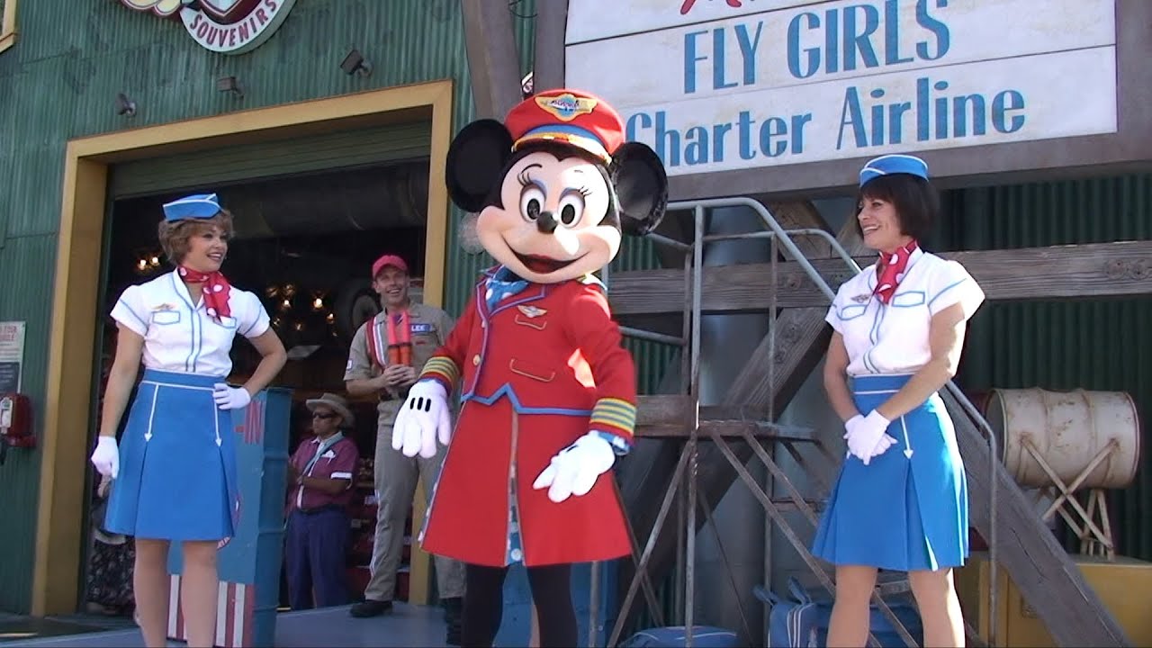 Шоу чартерных авиалиний для девочек «Minnie's Fly» в Disney California Adventure, Диснейленд — с ...