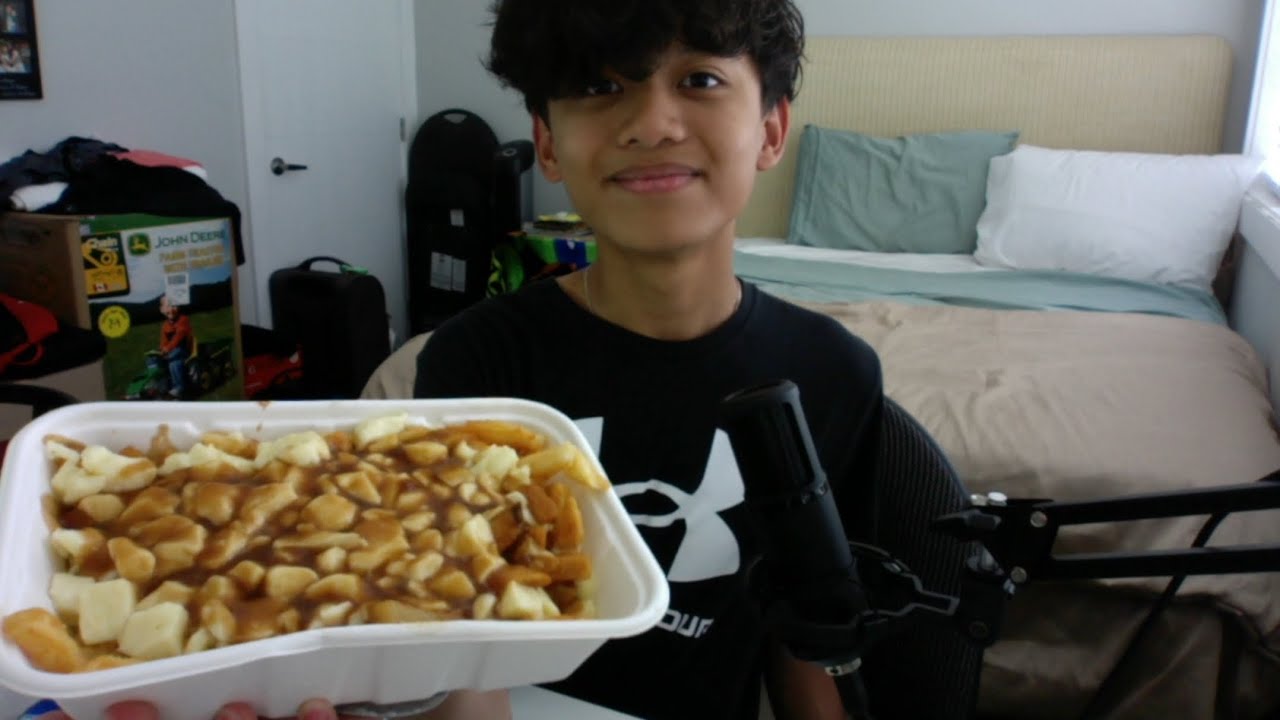 ASMR Eating Poutine!
