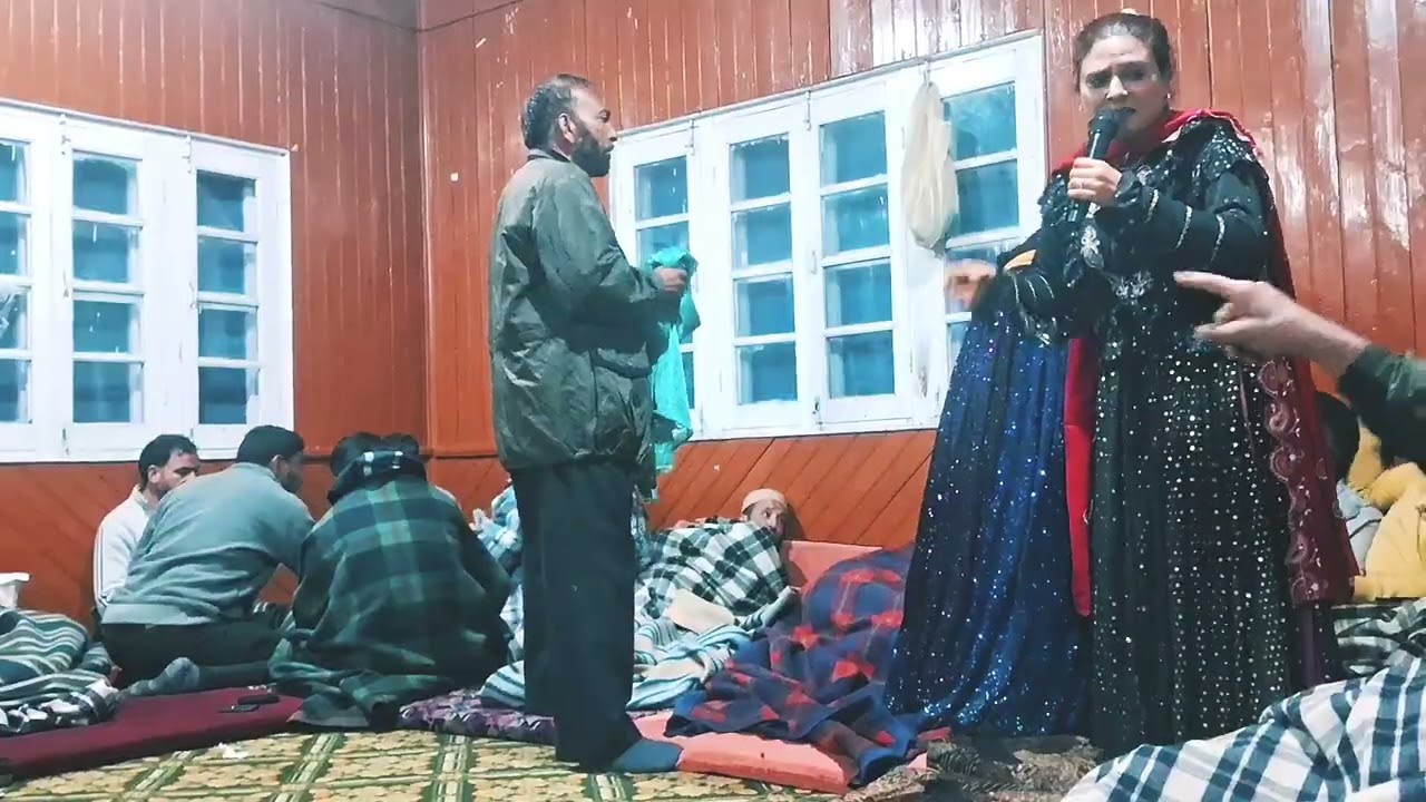 #shaziyabegum Dewaan Karith ❤ #newkashmirisong #kashmirimusic #kashmirisongs 
