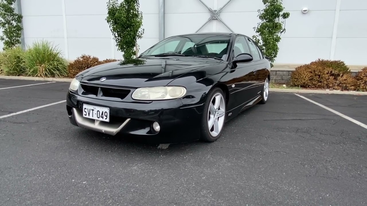 HSV VT Clubsport and R8