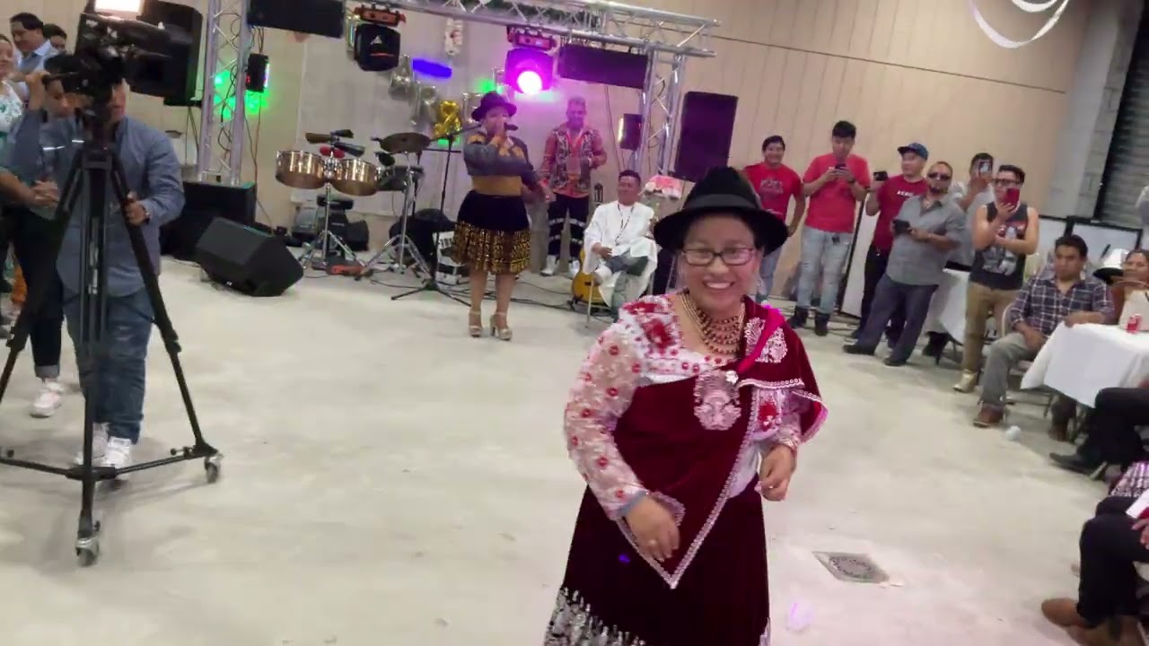 Kuchunchi con la familia Mayancela -Angelica La Ecuatorianita