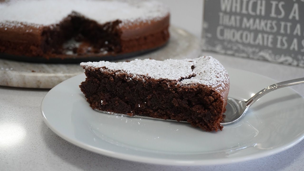 Torta Caprese | Flourless Chocolate Almond Cake