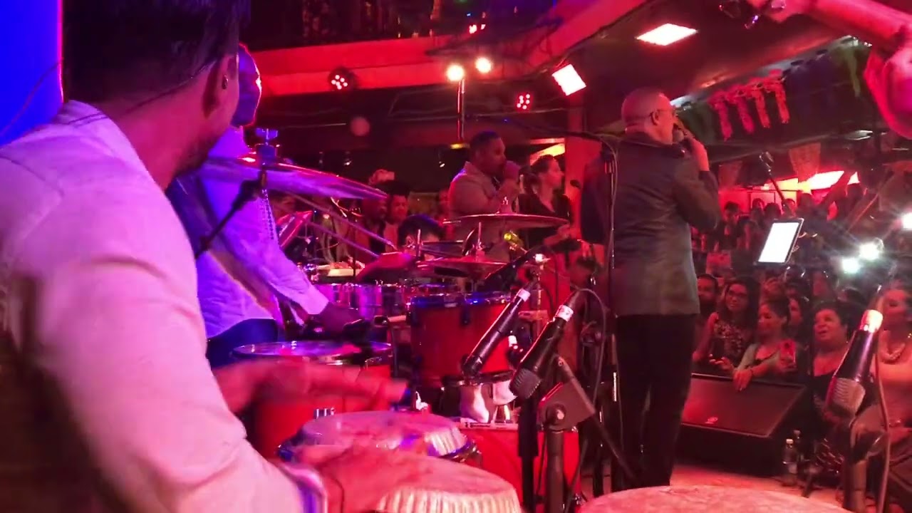 Titimania - Issac Delgado (en vivo mama rumba cdmx)