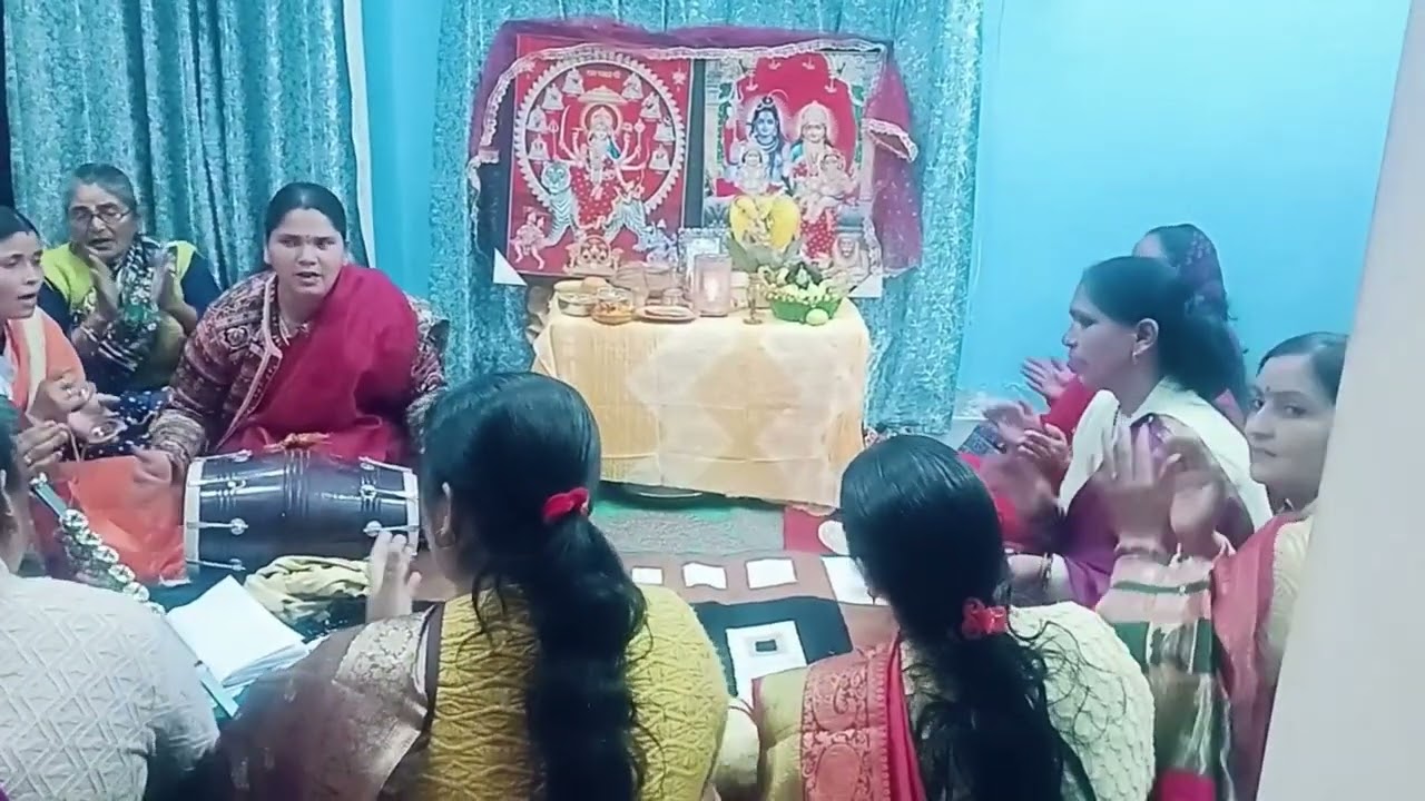 कीर्तन मंडली में माता जी का बहुत सुंदर डांस ।। #dance #pahdiculture