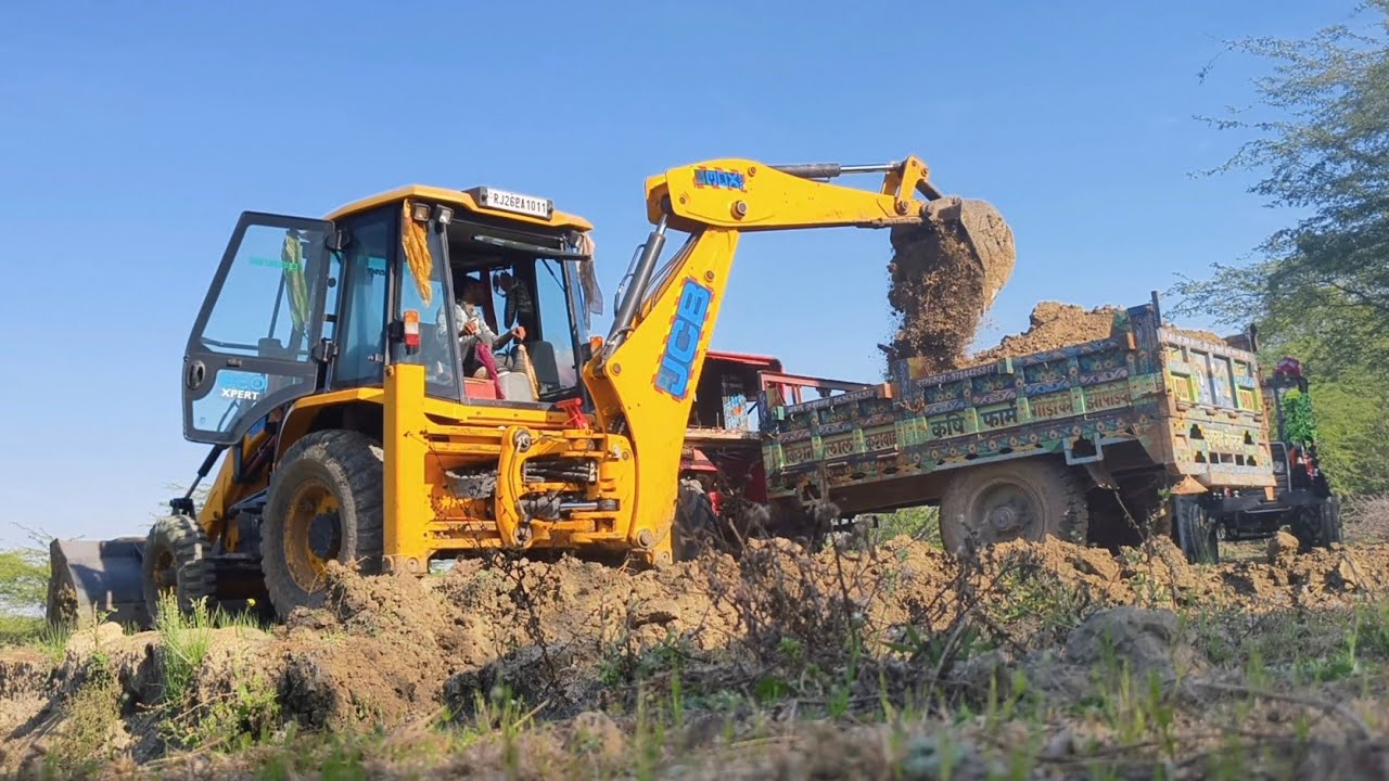 JCB 3dx Xpert Machine Loading Mud Tractor's | Mahindra 575 Tractor And Massey 241 Tractor Trolley