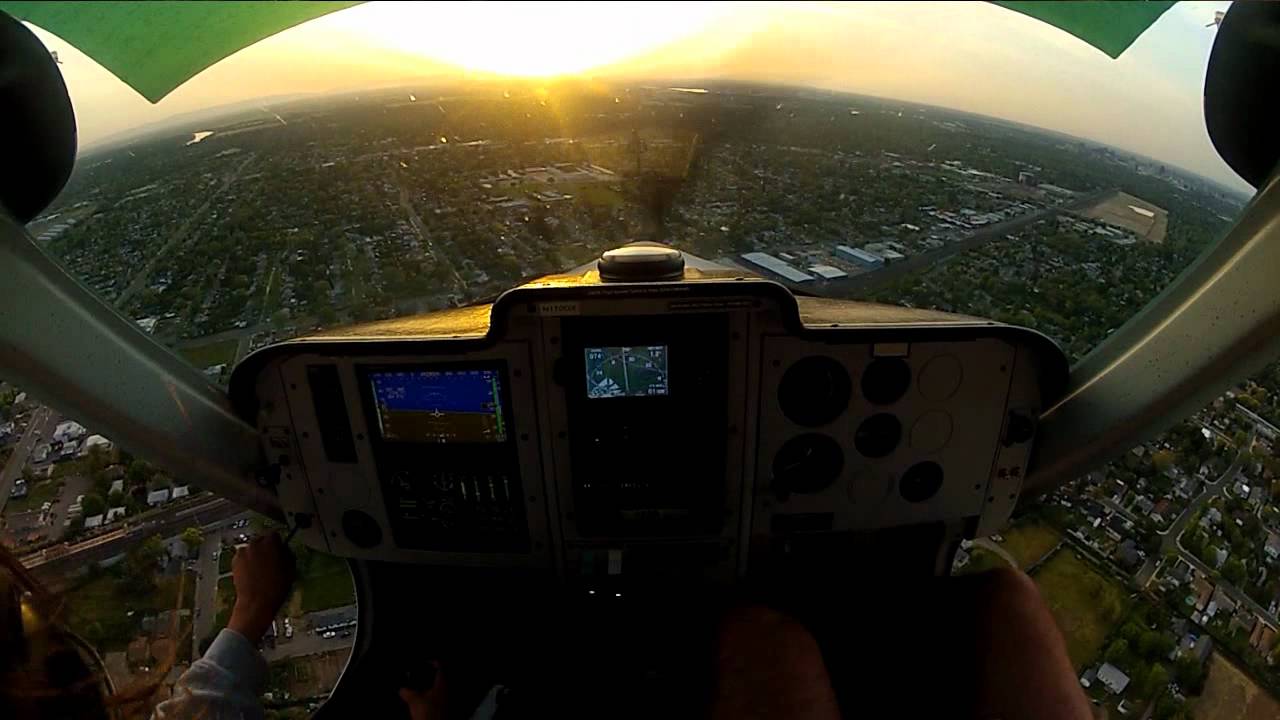 How to fly the traffic pattern at KSAC in a Remos GX
