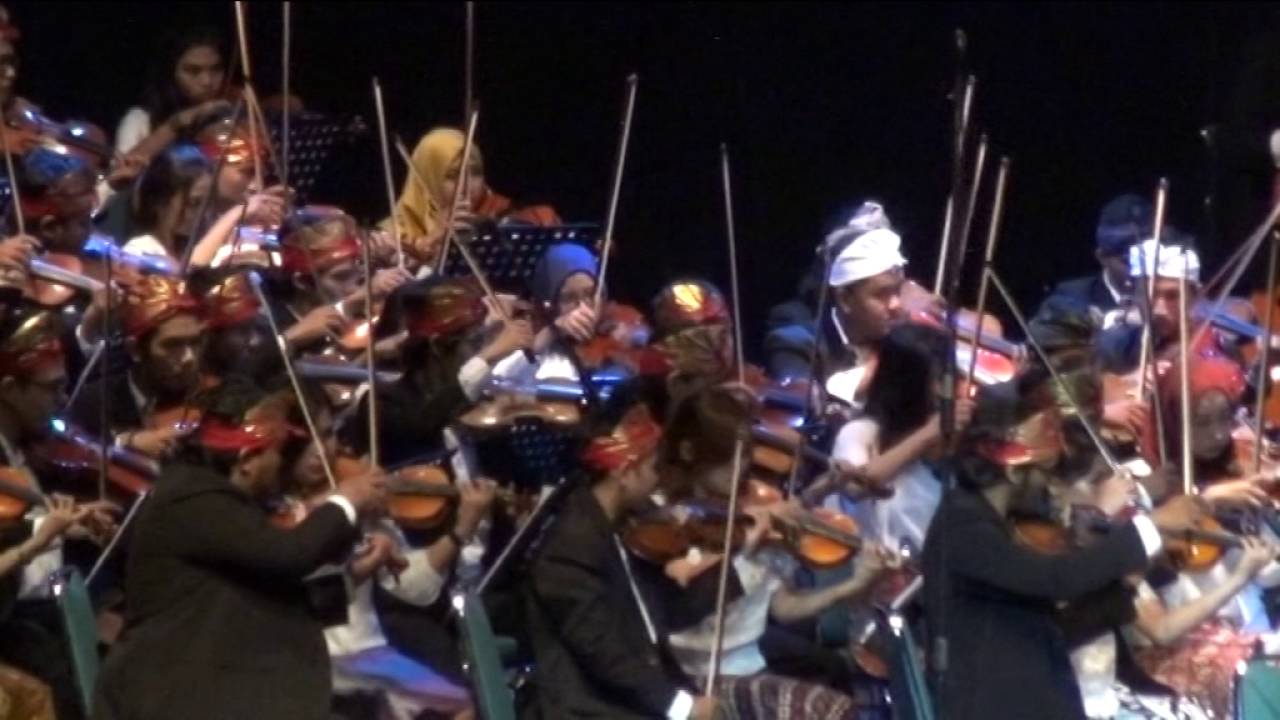 F-Hole String Orchestra - Fantasia Pelog for Solo Cello, komp. Alfian Emir Aditya