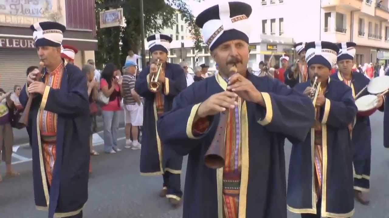 2013 07 ALBERTVILLE festival de musiques militaires: (1/6) le défilé