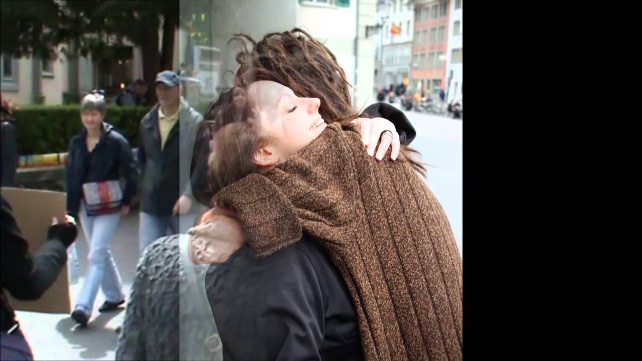 FREE HUGS Luzern MAI 2013
