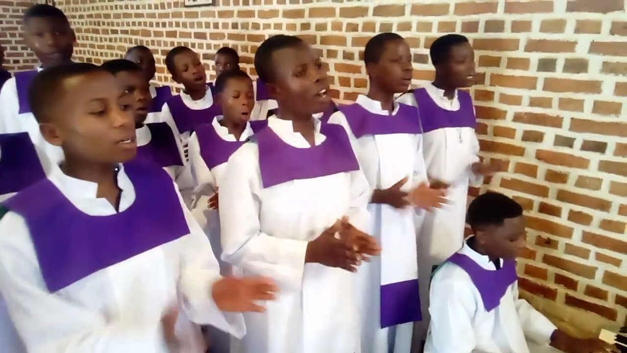 SANCTUS & Chorale STELLA MATUTINA, CENTRALE NYAMUBEMBE, PAROISSE BUKUNZI 