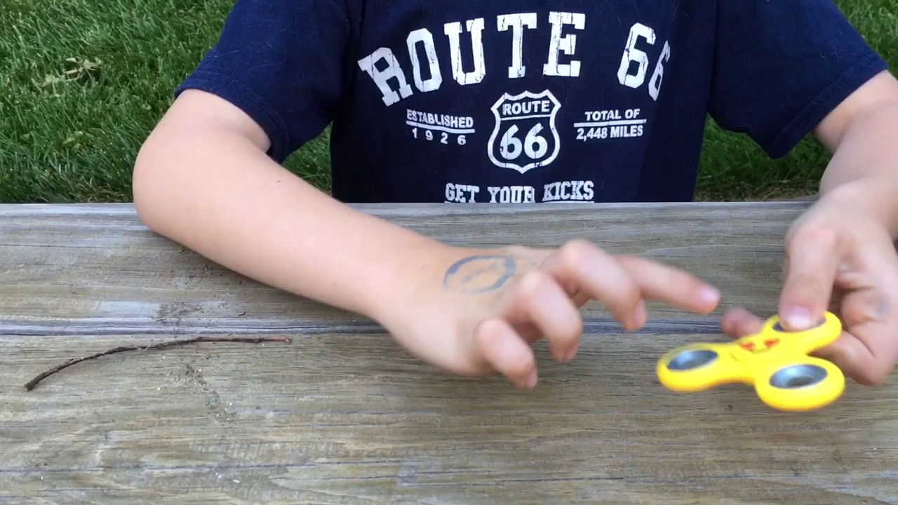 Fidget Spinner Tricks for Beginners
