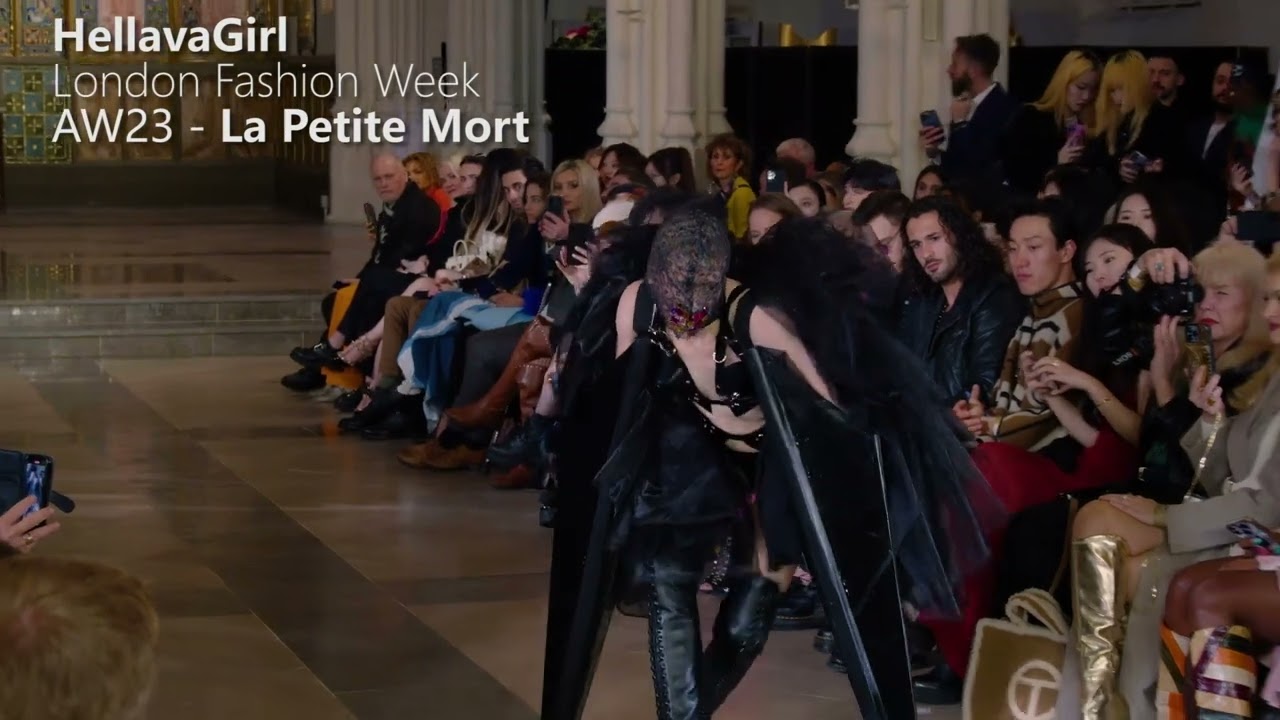 HELLAVAGIRL LONDON FASHION WEEK 2023 FT JANET MAYER ENTRANCE