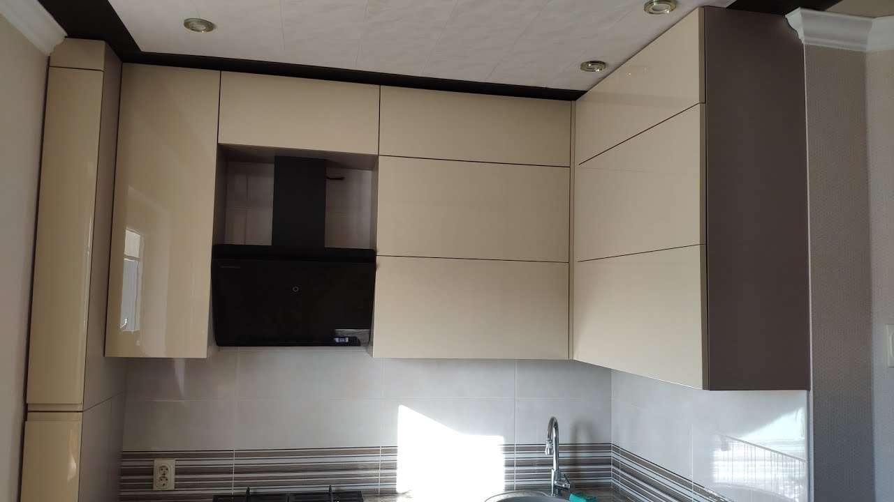 Кухня. В малогабаритную панельную квартиру.
