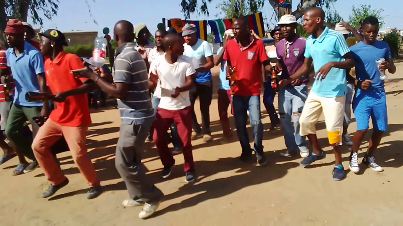 Abeswa Bekhethu Ndebele dance 'ingadla'