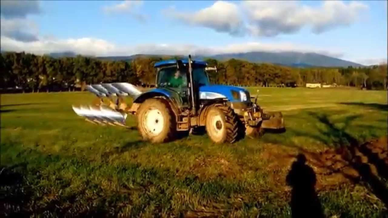 Orba2014-New Holland TS135A,John Deere 6230