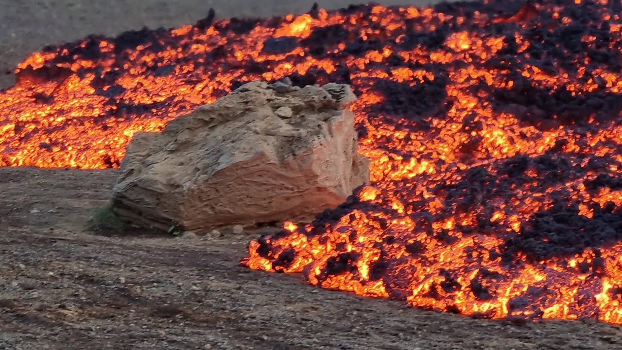 IMPRESSIVE LAVA FLOOD in Nátthagi valleys 🔥 14.06