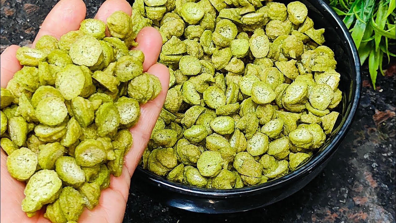 ताजा मटर की वड़ी - एक बार बनाएं और साल भर तक मटर का स्वाद पाये । Green Peas Vadi Recipe