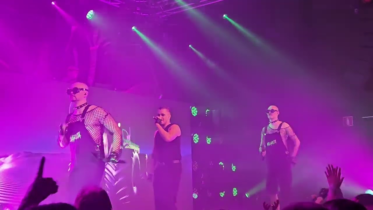 Käärijä - Auto jää / Himos Areena 13.12.2024 (live)