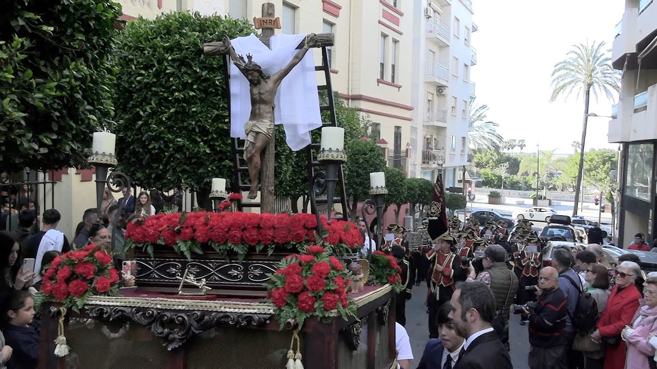 Ilusión y sentimiento cofrade en la procesión del ‘Paso de los niños’