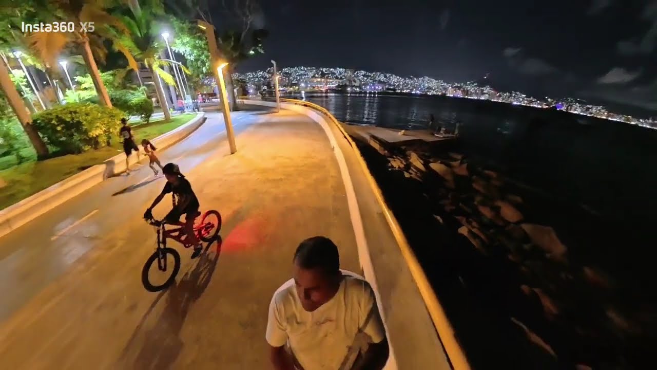 Caminata Nocturna en Acapulco 