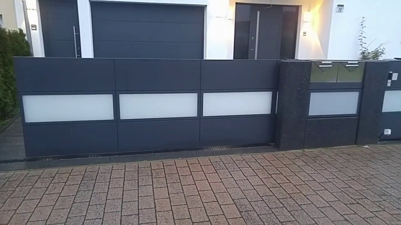 Einfahrtstor Schiebetor schwebend elektrisch freihängend Torantrieb ferngesteuert entrance gate