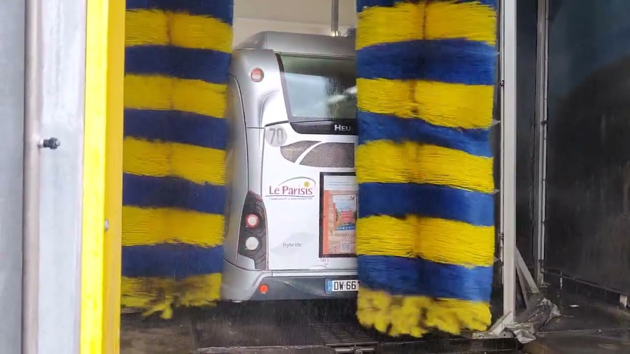 (Cars Lacroix/Val parisis) Lavage d'un Heuliez gx 337 hybride stif
