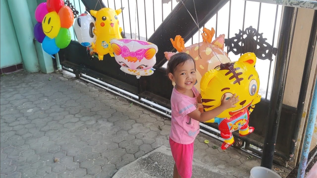 Menemukan balon karakter banyak sekali, balon boba, spongebob, panda, rusa