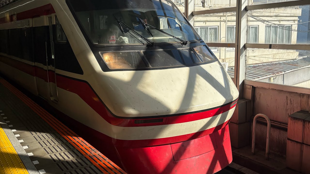 東武200系204F 1816特急りょうもう16号浅草行き北千住駅発車シーン