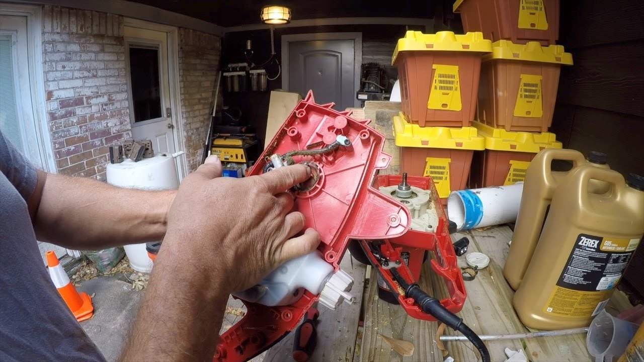 HomeLite Corded Electric Chainsaw UT43123 Teardown and failure identification