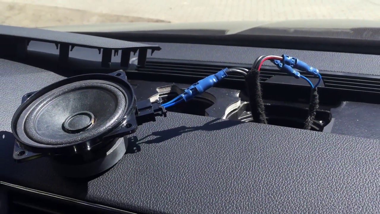 Adaptiv - Škoda Superb 3 - video popisuje instalaci v případě, že ve voze je Canton sound systém