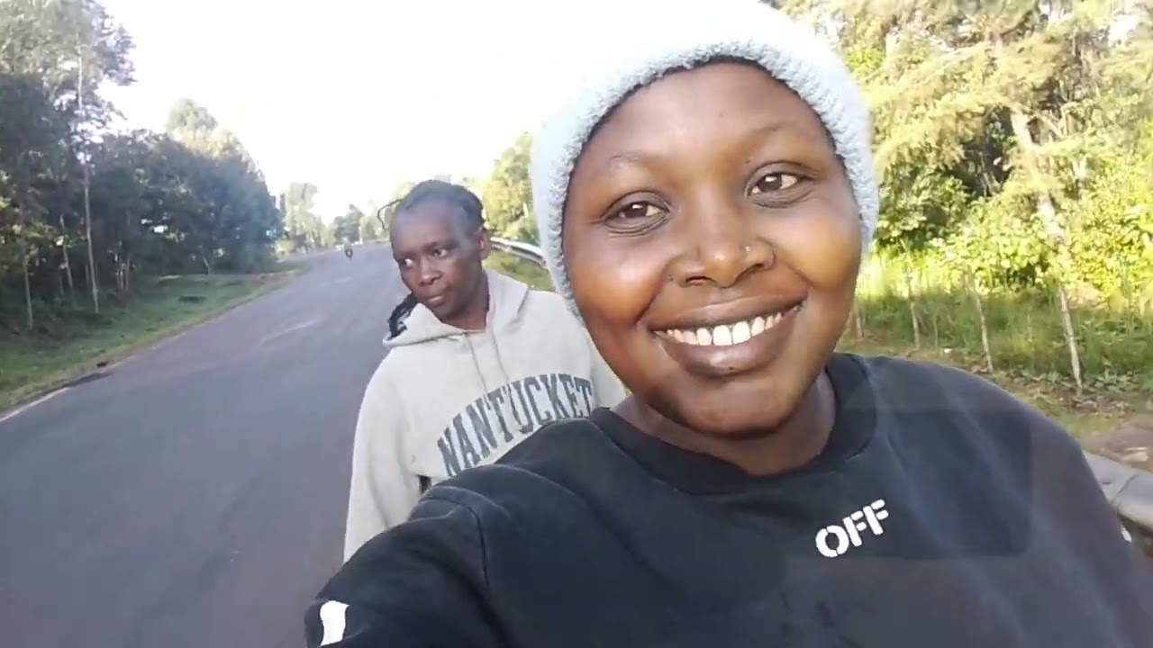 TEA PLUCKING 😊🤭