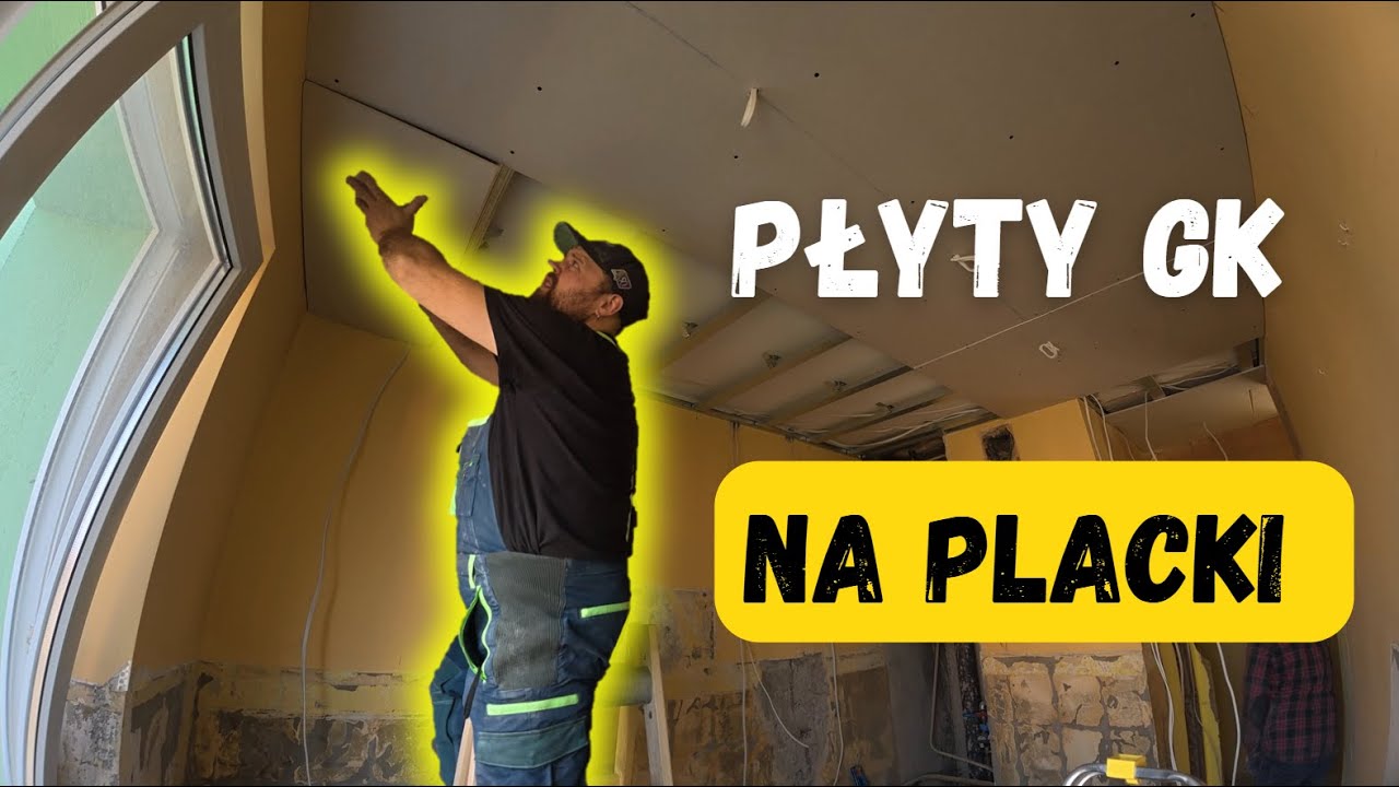Jak wyr&oacute;wnać ściany w bloku? Przyklejamy płyty na klej gipsowy.