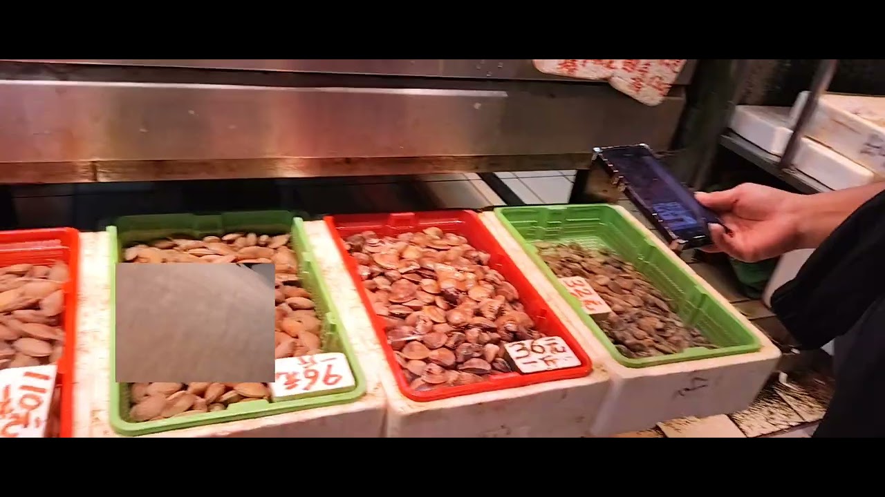 Wanchai market in hongkong viewing 