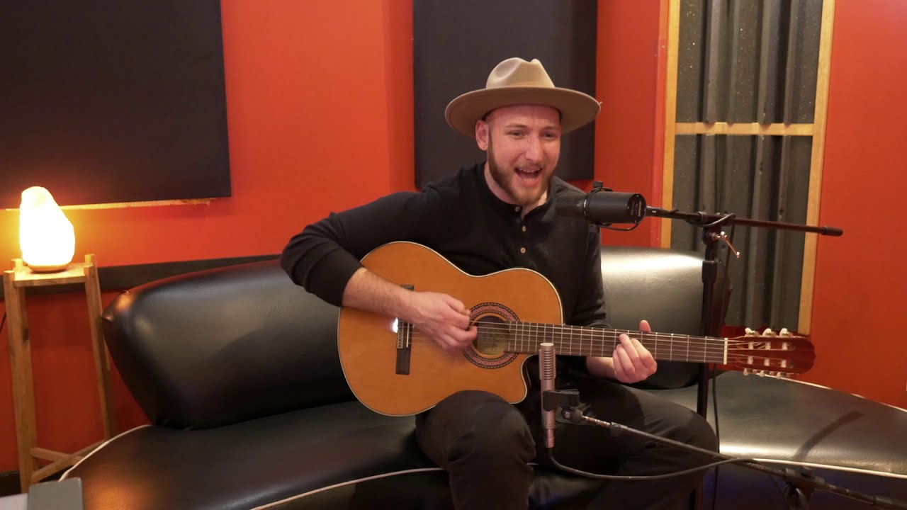 I Got a Woman - Ray Charles (Acoustic cover by Bruce)