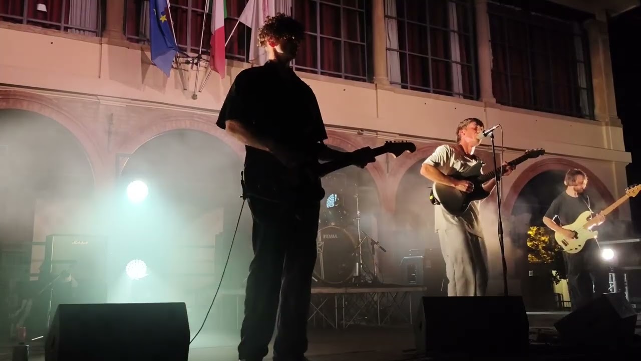 October Drift Forever Whatever #livemusic #englishmusic #postpunk #grungemusic #liveshows #grunge
