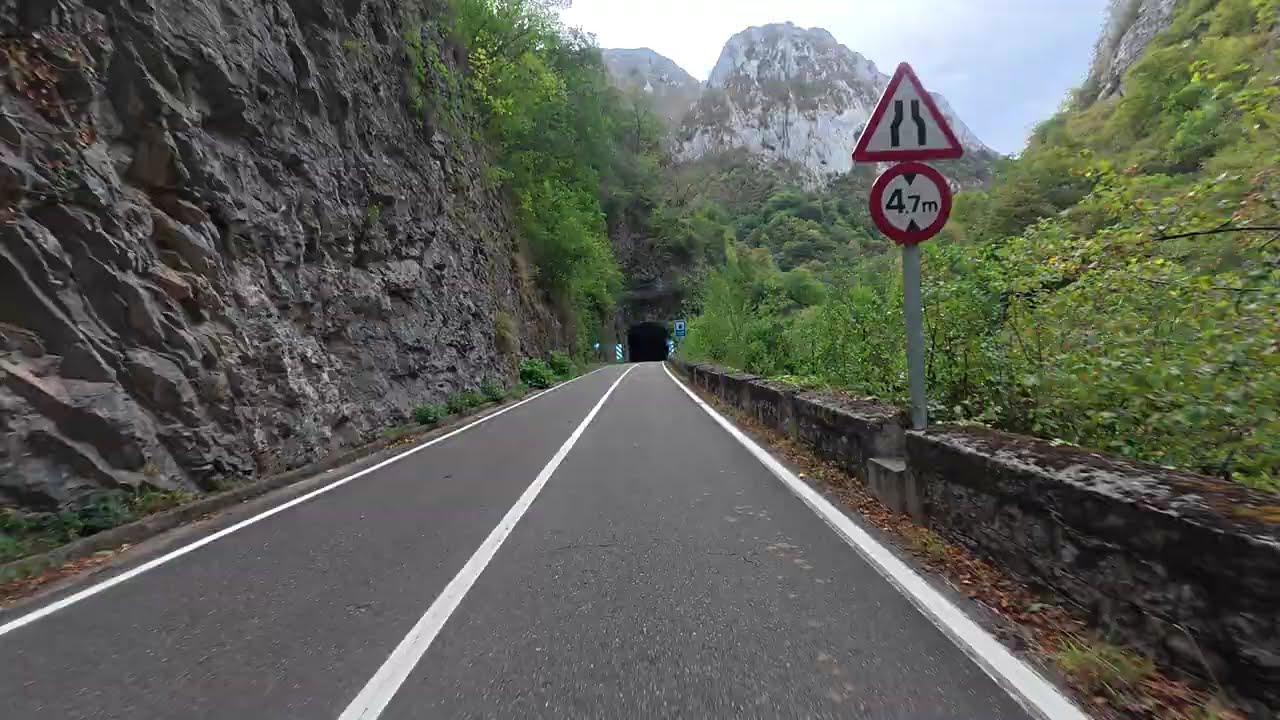 (Part 2) Motorcycle ride in the Picos de Europa. N-625.