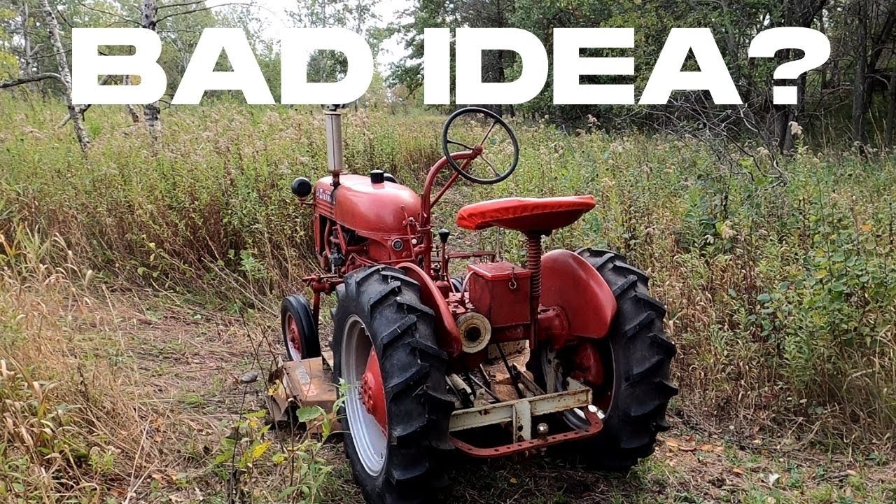 Ремонт карбюратора и скашивание травы на Farmall Cub 1949 года
