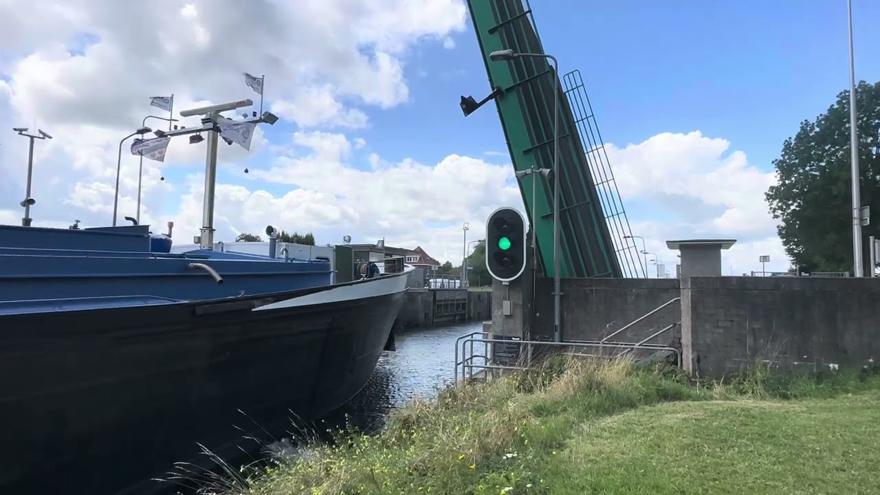 Brugopening prins Bernhardbrug oost // Dutch bridge opens