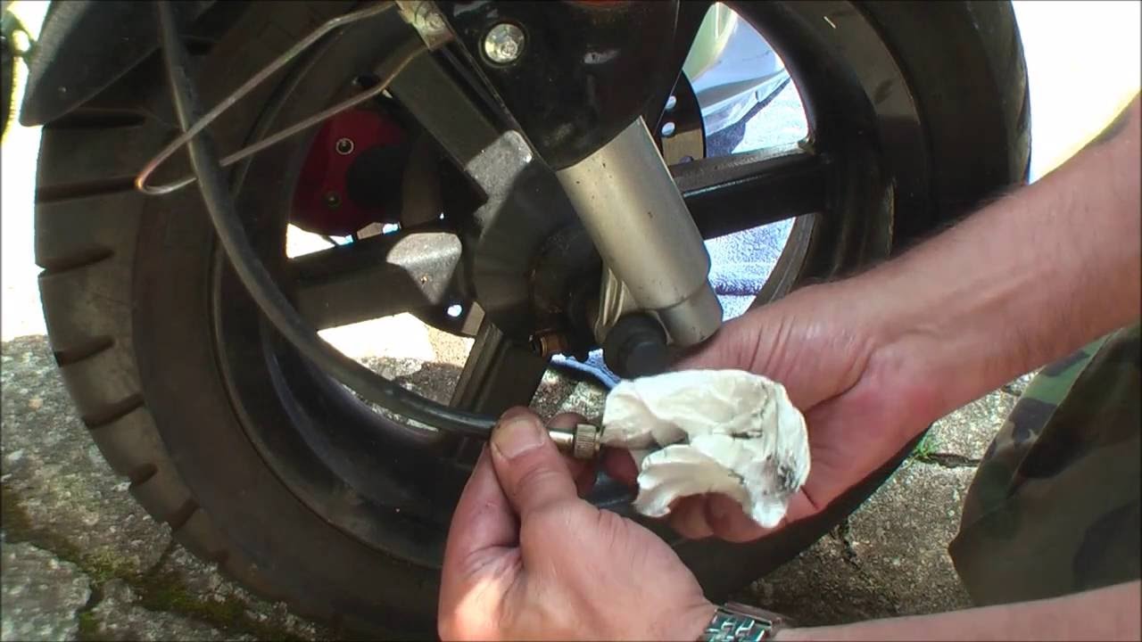 Beim Roller Bremsen Neu machen !