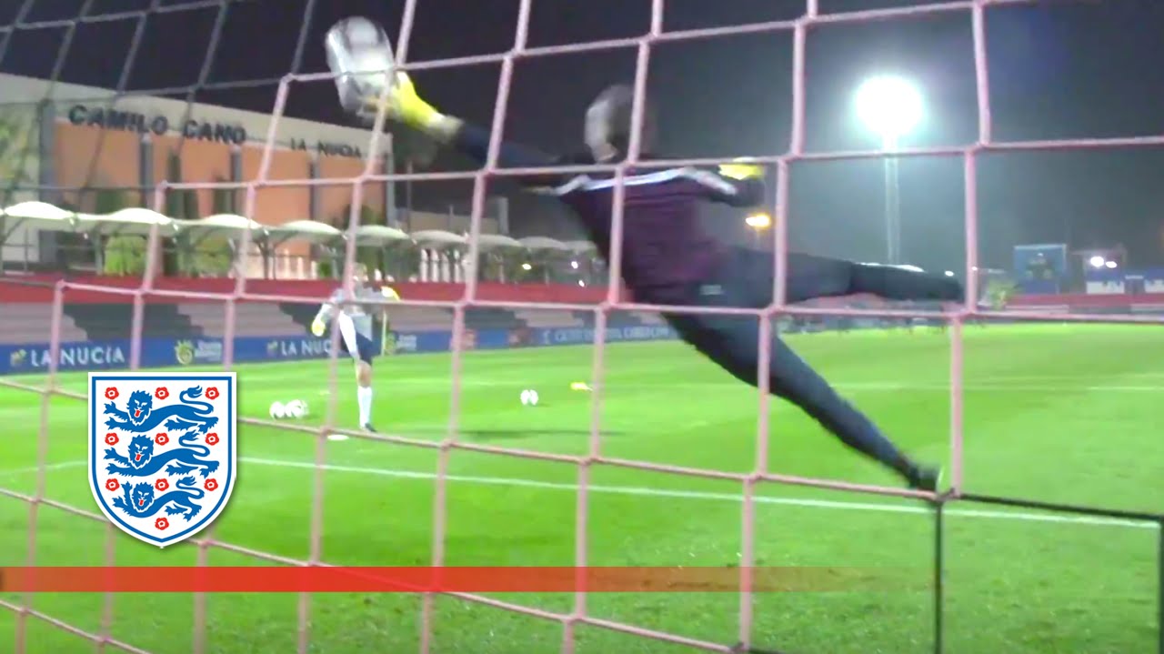 Handling drills with England's goalkeepers (Extended) | Inside Training