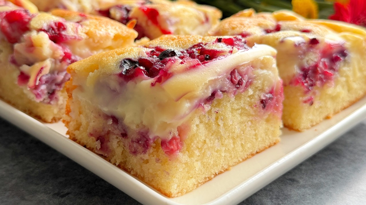 Cake that melts in your mouth! Blueberry Custard cake