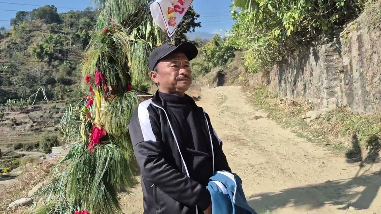 ठूलिबेशि गाउँका मेरो आदरणीय दाजु करन सरसंग भेटि गाउँको बारेमा बयान दिने कार्यमा सहयोग गर्नुहुदै।🙏