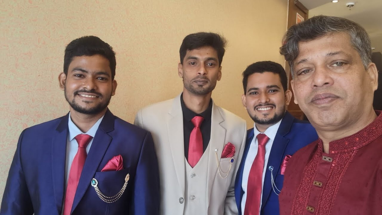 দিদির আর্শীবাদ অনুষ্ঠানে আমরা সবাই। 