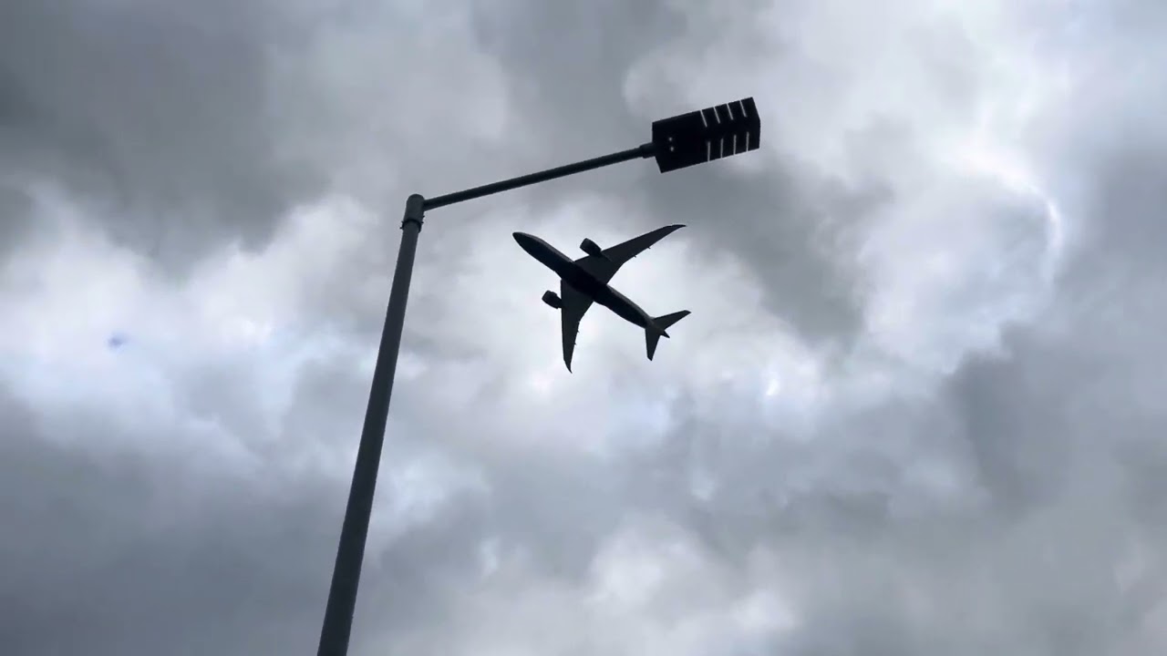 Plane spotting at Heathrow airport 2025
