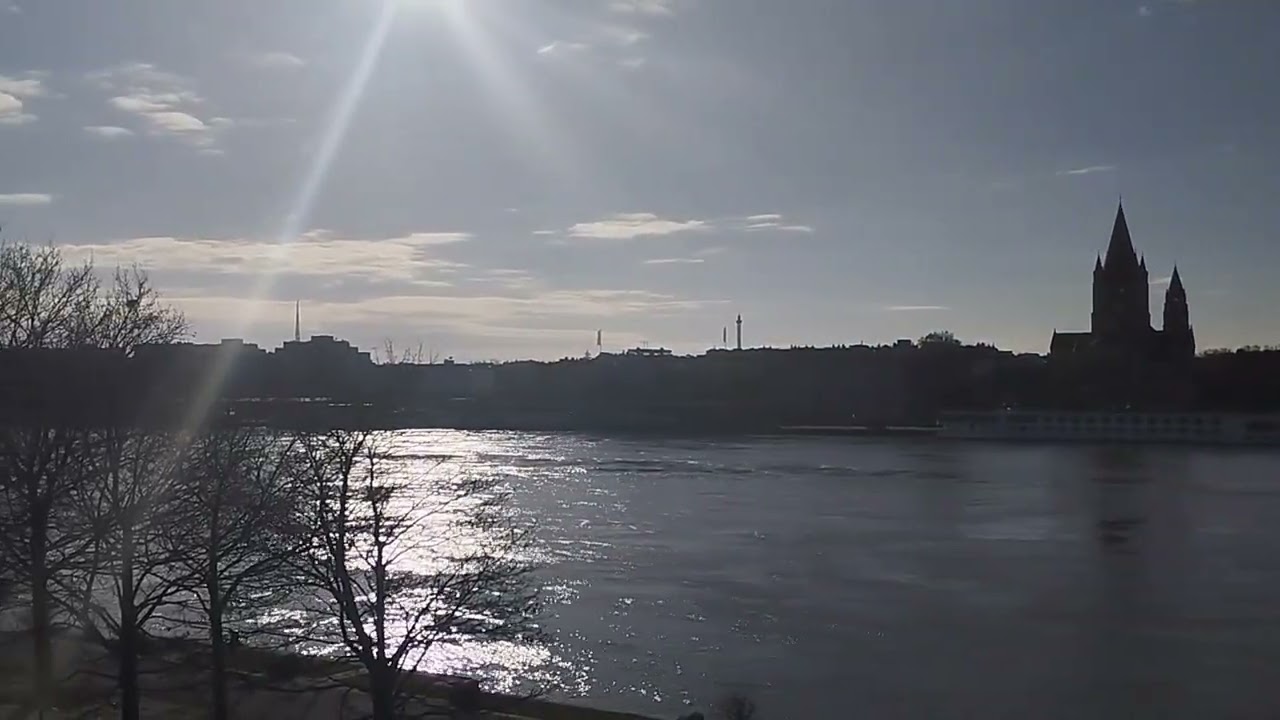 standing on the metro bridge in Vienna and looking at the Danube River 16.12.2023
