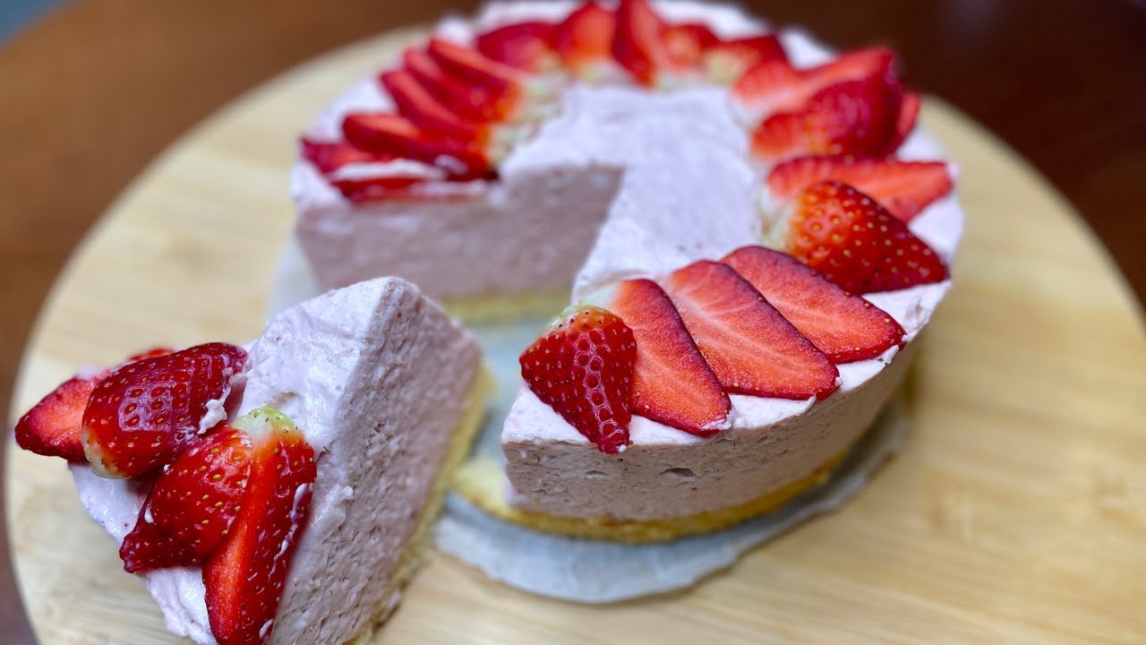 Rychlý jahodový dort s šlehačkou! 🍓 Snadný recept, který miluji už 15 let!
