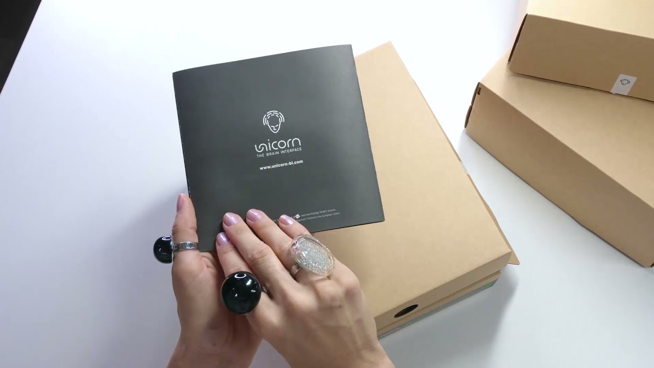 Unicorn Hybrid Black - Unboxing by Fashion-Tech Artist Anouk Wipprecht
